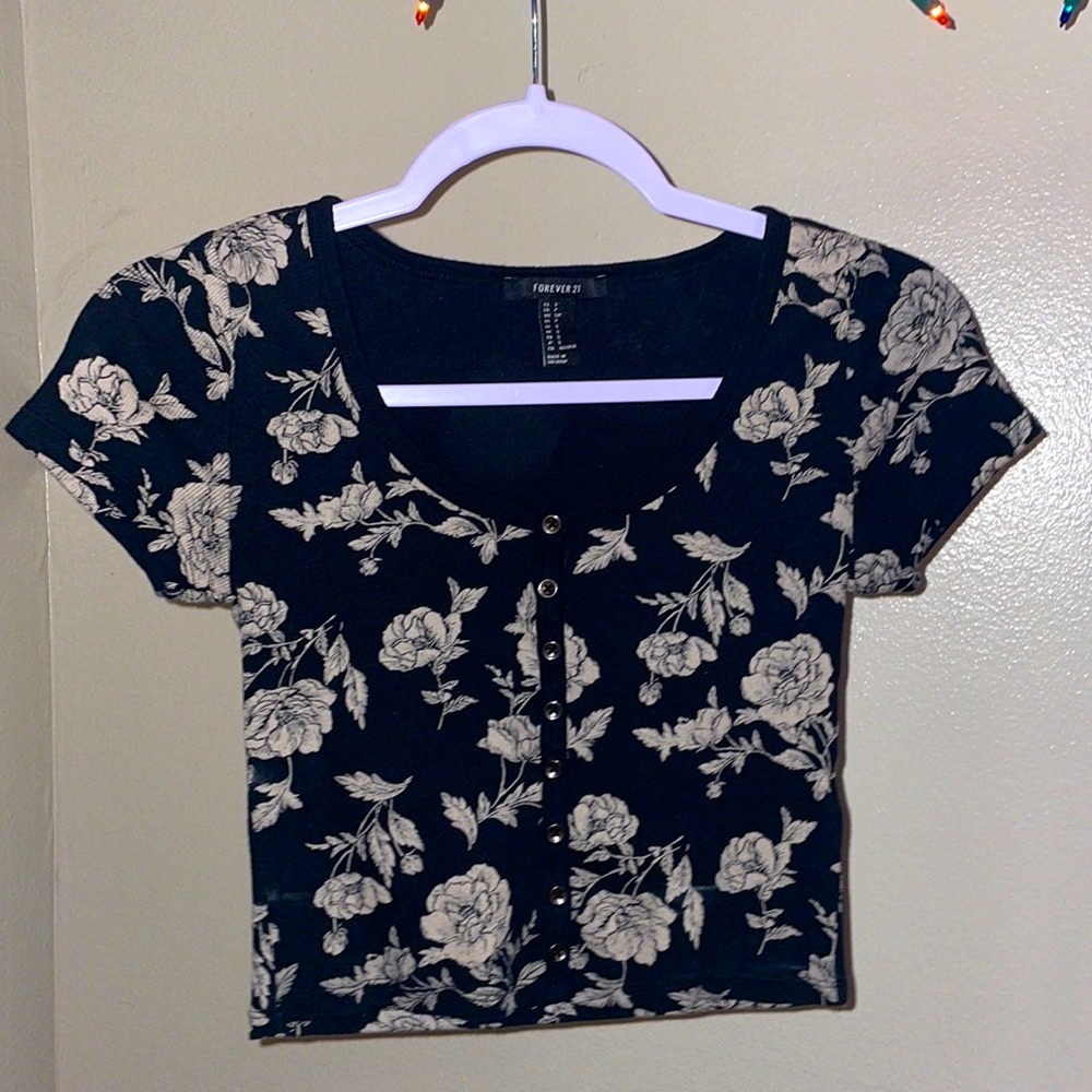floral cropped tee